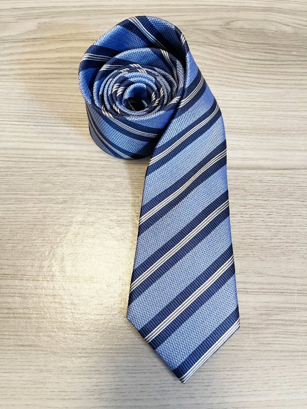 Nordstrom Men's Shop 100% Silk Blue Striped Tie Navy Light Blue White Classic